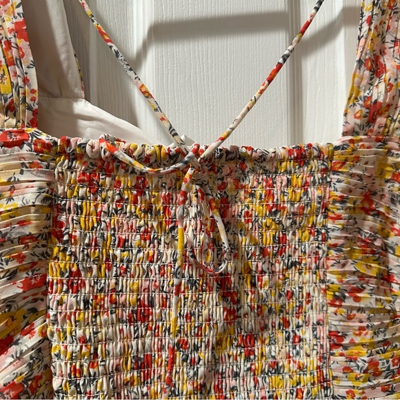 Astr Floral Pintuck Pleated Crop Top Size M - Picture 4 of 8